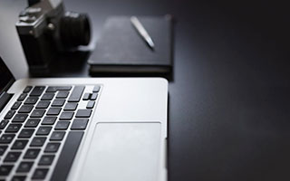 骨折受伤！利物浦中卫赛后遭种族歧视